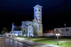 Atractie Turistica - Catedrala romano-catolica Sfantul Mihail - Alba Iulia - Centru Turistic