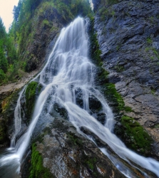 Atractie Turistica - Cascada Valul Miresei - Rachitele - Centru Turistic