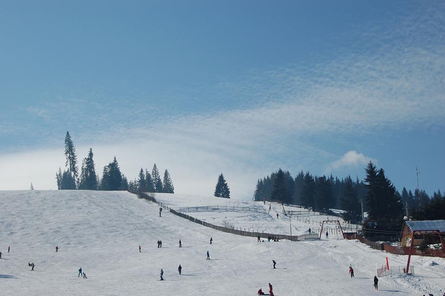 Atractie Turistica - Partie de ski Sararie - Iasi - Centru Turistic