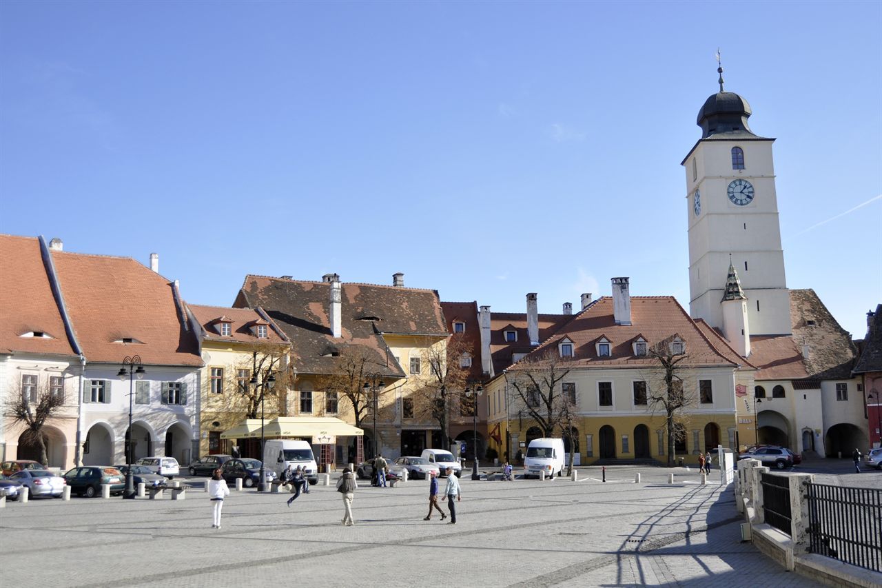 Atractie Turistica - Piata Mica - Sibiu - Centru Turistic