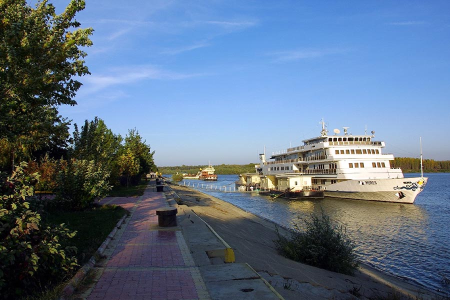 Atractie Turistica - Faleza Dunarii,portul turistic. - Tulcea - Centru Turistic